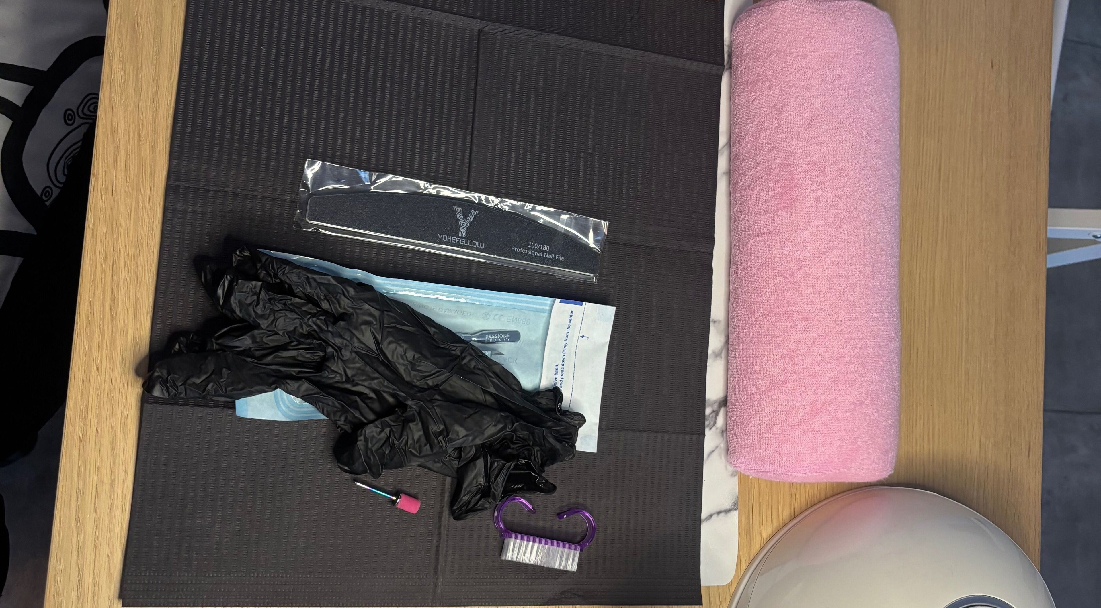 Strumenti per la preparazione unghie presso NS nails studio, Bodio, Ticino, CH.