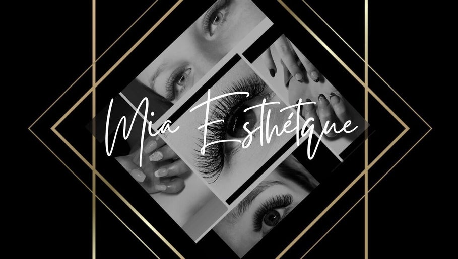 Visuel de beauté chez Mia Esthétique à Rouyn-Noranda, QC, soulignant cils et ongles élégants.