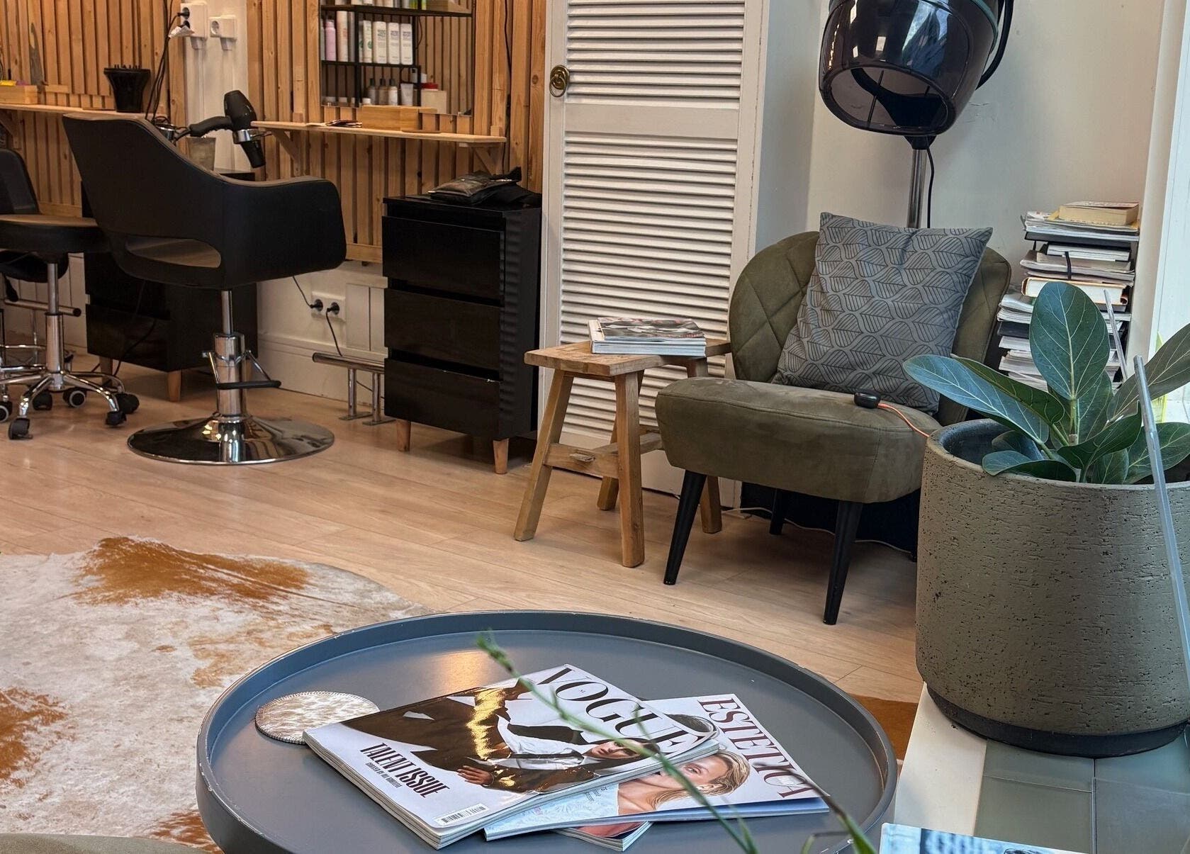 Relaxing interior of Curl Spa Salon The Hague with stylish decor in Den Haag, Zuid-holland, NL.