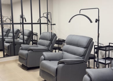 Sillas de masaje en Olivia Studio, Mérida, Yucatán, MX, ofrecen confort y relajación.