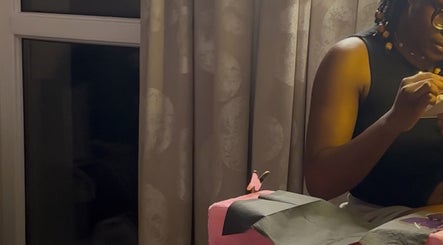 Lash technician crafting eyelashes at The Lash Fairy, Katowice, Województwo Śląskie, PL.