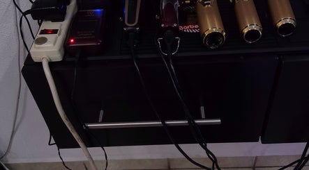 Professional hair clippers at Lady BARBER DLR, Nayarit, Nayarit, MX, ready for precision cutting.