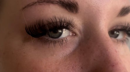 Close-up of expertly styled lashes at browNlashbyash, Robina, Queensland, AU showcasing natural beauty.