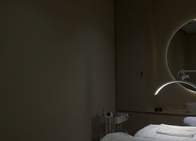 Im a Facialist ízléses kezelőszoba Dubajban, Dubai, AE.