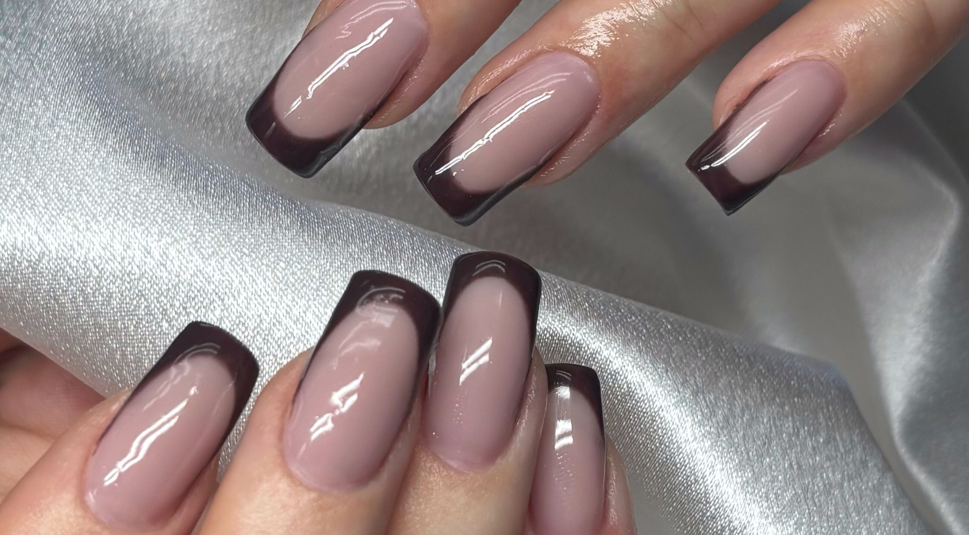 Ongles ombrés élégants réalisés chez M Nails Studio, Cognin, Auvergne-rhône-alpes, FR.