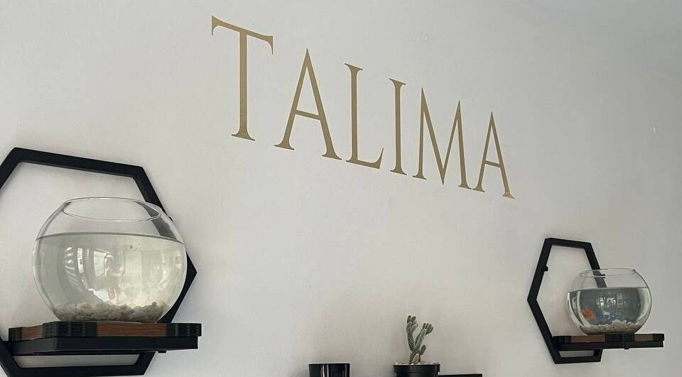 Stylowy wystrój wnętrza Talima w Piaseczno, Województwo Mazowieckie, PL, z dekoracyjnymi żółwiami wodnymi.