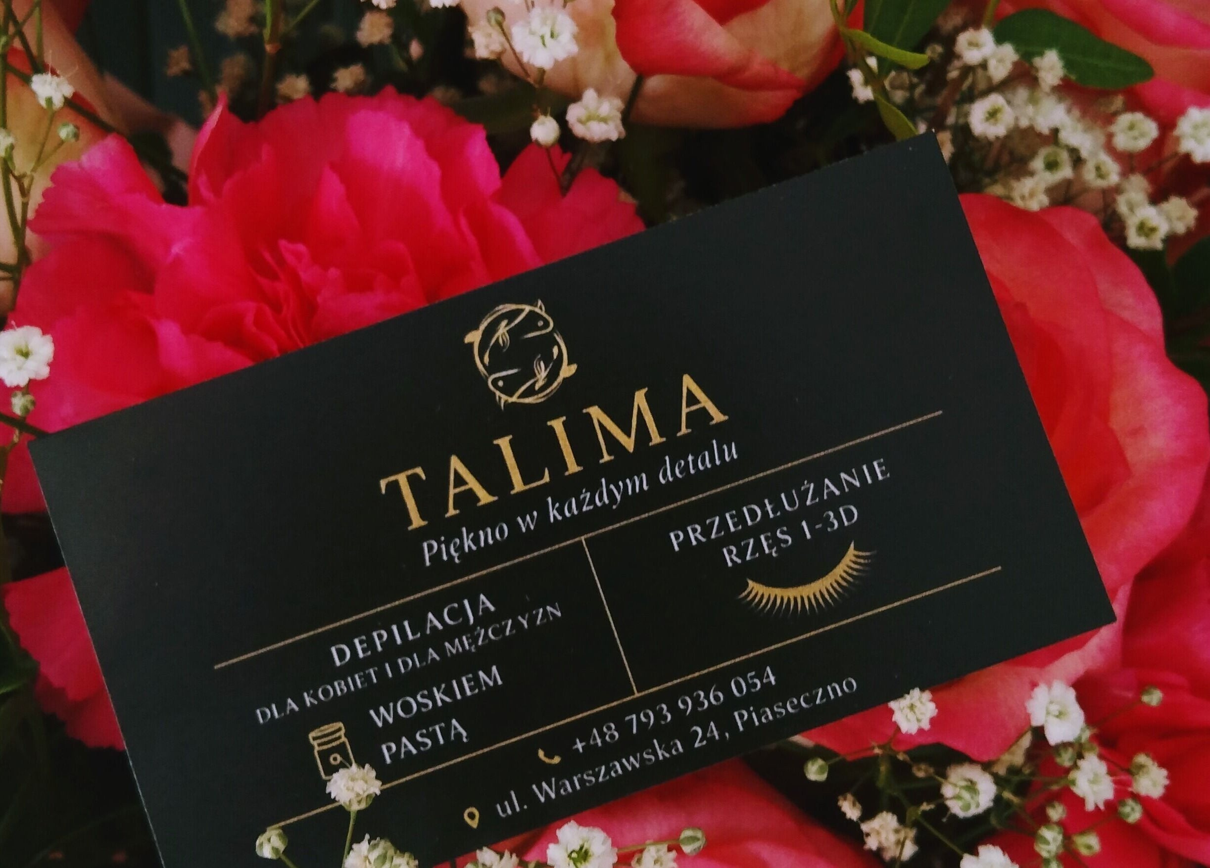 Karta Talima na tle kwiatów, Piaseczno, Województwo Mazowieckie, PL.