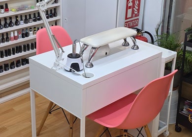 Estación de manicura en GABO LLOJA HAIR SALÓN AND BEAUTY, Barcelona, Catalunya, ES.