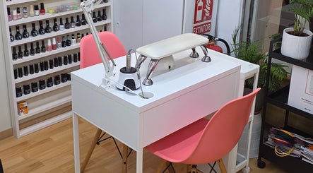 Estación de manicura en GABO LLOJA HAIR SALÓN AND BEAUTY, Barcelona, Catalunya, ES.