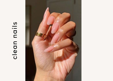 Bàn tay với móng đẹp tại Velda Private Nail Studio, Thành Phố Hồ Chí Minh, VN.