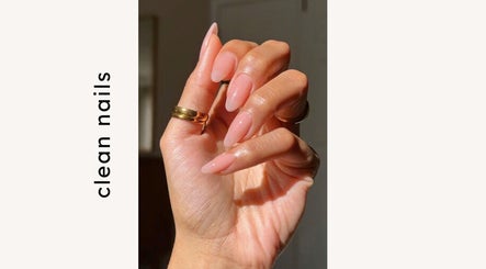 Bàn tay với móng đẹp tại Velda Private Nail Studio, Thành Phố Hồ Chí Minh, VN.