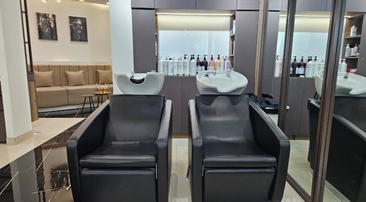 Elegant wash stations at Mia Dolce Beauty Salon, Dubai, Dubai, AE, offering premium hair care services.