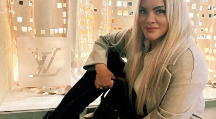 Cozy corner at Candace Lawrence beauty Co., Bath, Ontario, CA showcasing luxurious style and comfort.