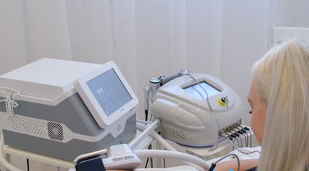 LuxBodi Brisbane's top-tier body contouring equipment in Enoggera, Queensland, AU for non-invasive treatments.