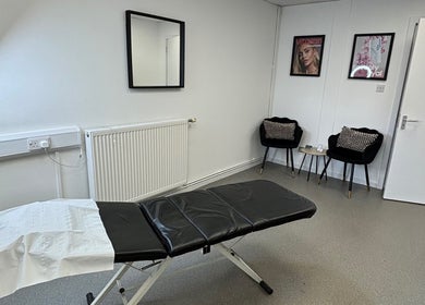 Treatment room at Microblading by Kimberley in Rosyth, Scotland, GB. Featuring a professional setup.