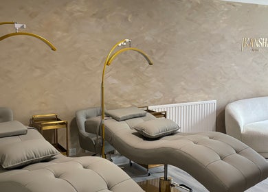 Modern aesthetic clinic room at JKANSHAY AESTHETIC CLINIC, LONDON, England, GB with elegant decor and treatment beds.
