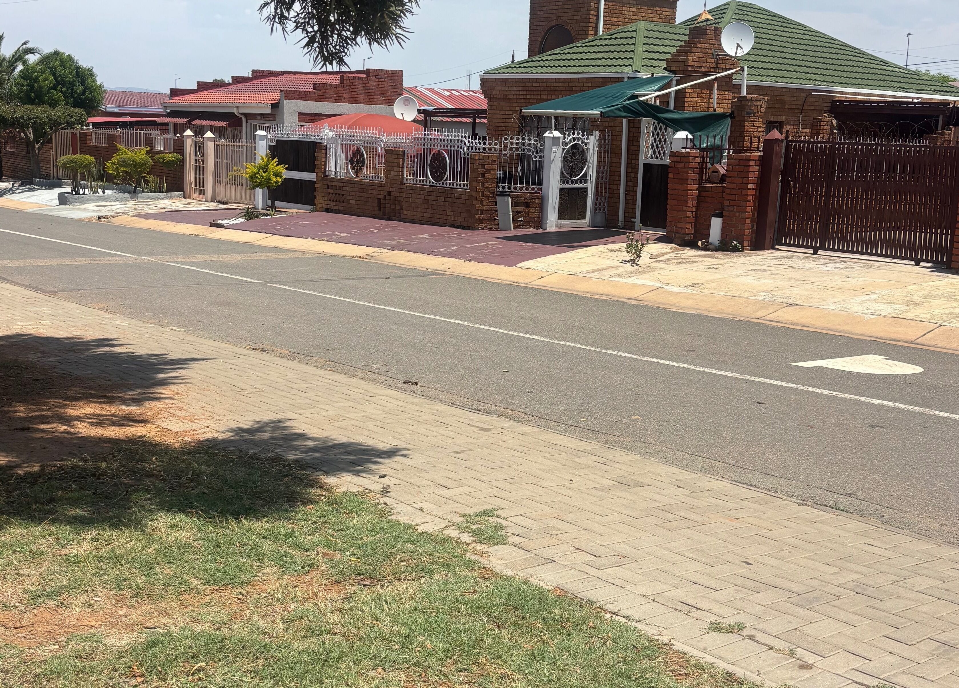 View of Nailsbytshepang, Soshanguve, Gauteng, ZA showcasing a peaceful suburban setting.