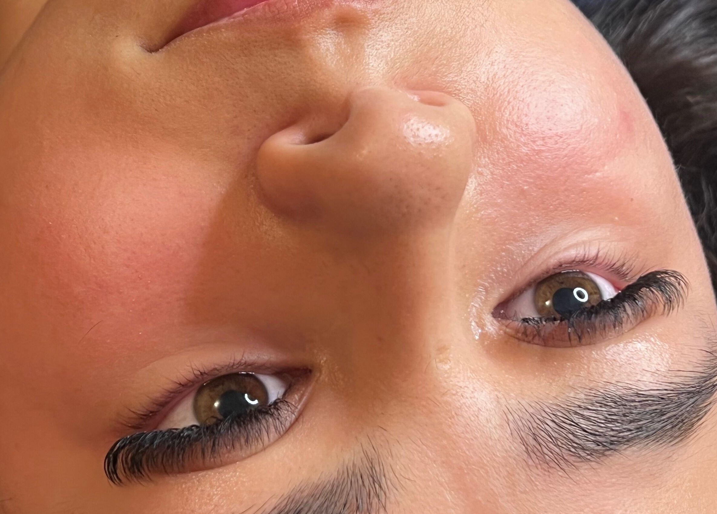 Close das pestanas elegantes após tratamento em Lashes by Lara, São João Da Madeira, Aveiro, PT.