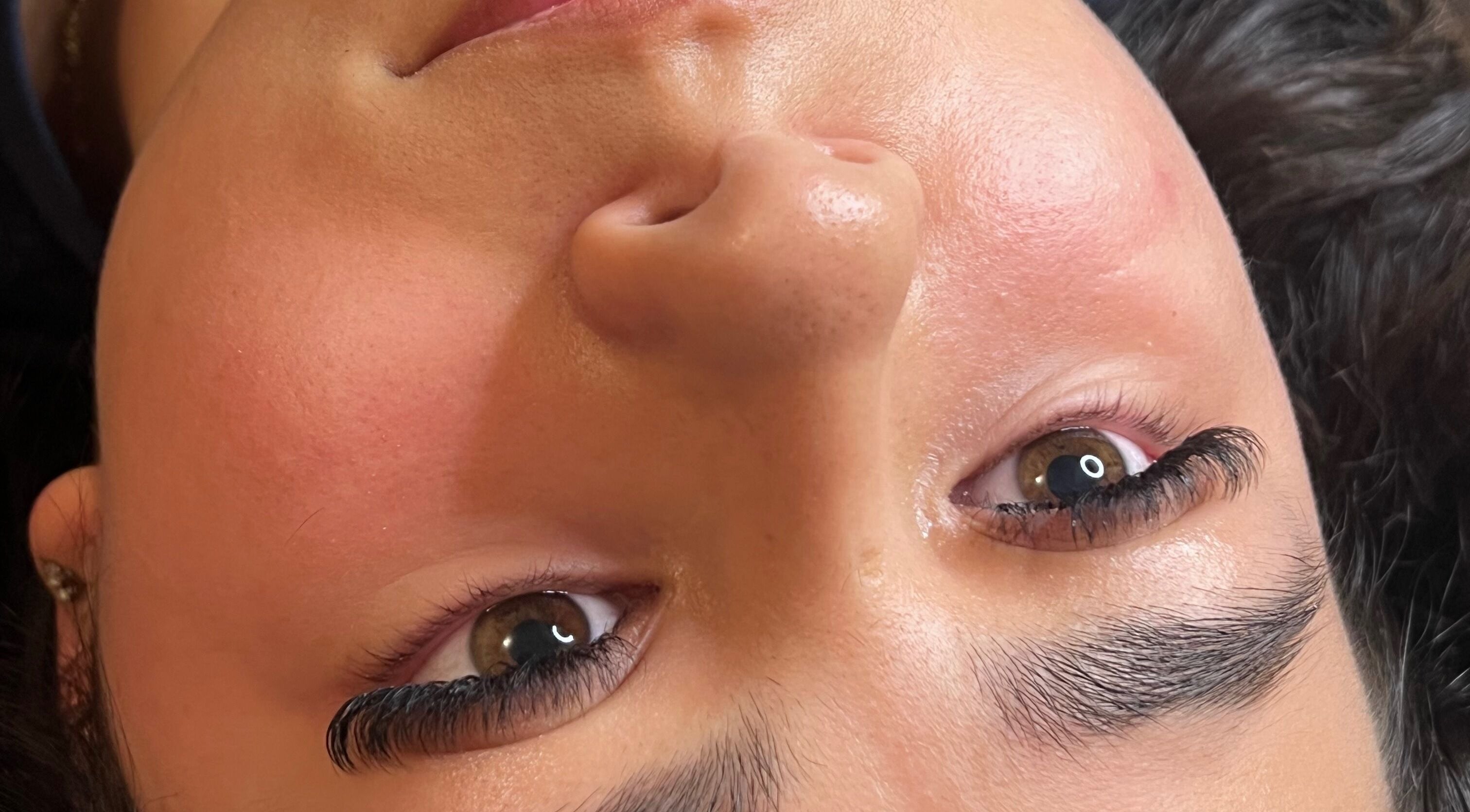 Close das pestanas elegantes após tratamento em Lashes by Lara, São João Da Madeira, Aveiro, PT.