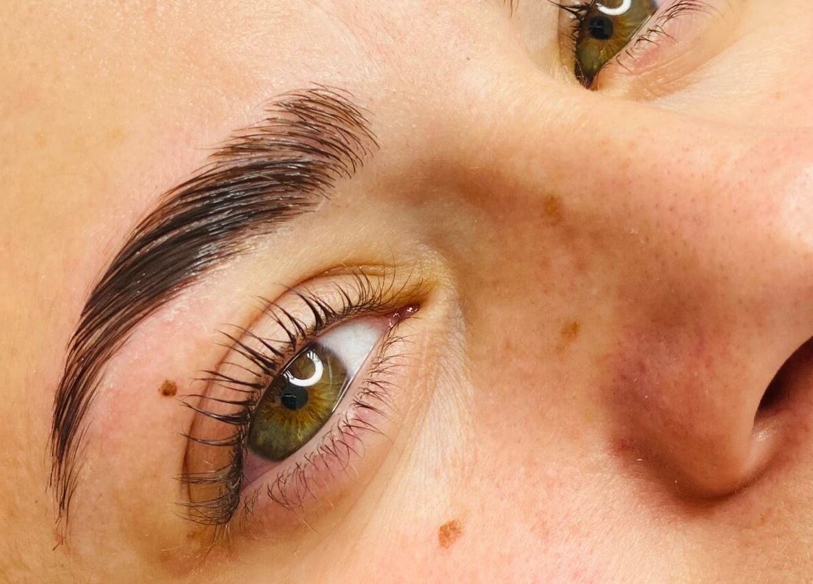 Βλεφαρίδες μετά από υπηρεσία Joanna Botsi Makeup | Brow & Lash lift, Άγιος Νικόλαος, GR.