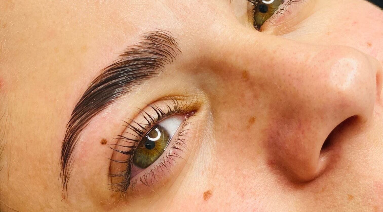 Βλεφαρίδες μετά από υπηρεσία Joanna Botsi Makeup | Brow & Lash lift, Άγιος Νικόλαος, GR.