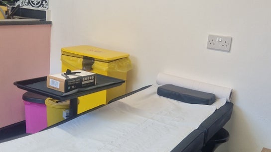 Laura Ljaze Body Piercing