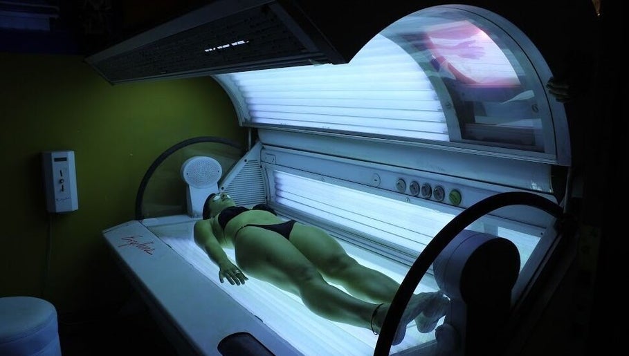 Disfruta del sol artificial en Summer Beach Solarium, Mendoza, Mendoza, AR.