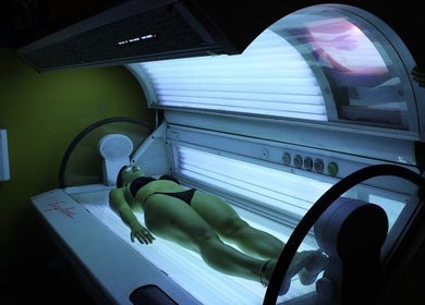 Disfruta del sol artificial en Summer Beach Solarium, Mendoza, Mendoza, AR.