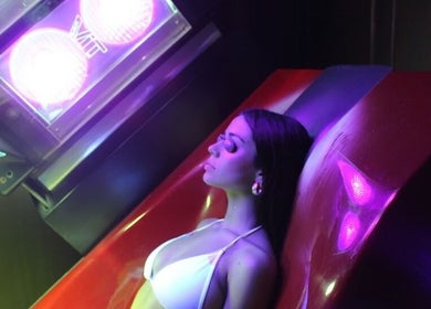 Disfrute de un bronceado en Summer Beach Solarium en Mendoza, Mendoza, AR, con tecnología avanzada.