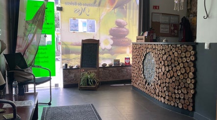 Recepção acolhedora do Karina Kolesya Lash, Setúbal, Setúbal, PT, com decoração natural e ambiente relaxante.