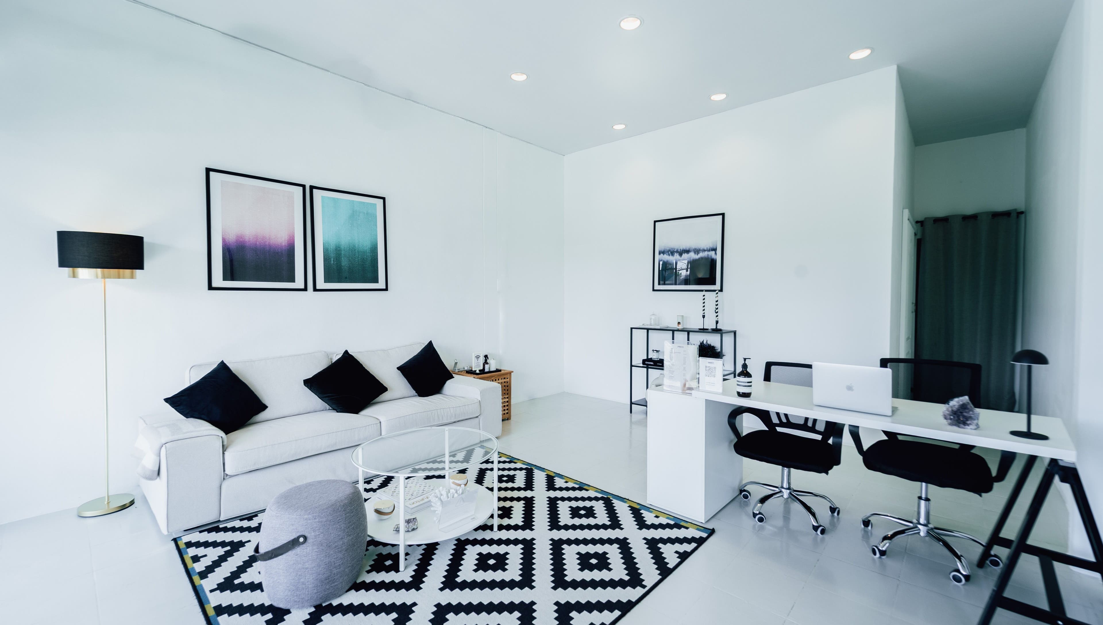 Modern lounge at Velvetwaxing Cherngtalay, Cherngtalay, ภูเก็ต, TH with stylish seating and decor.