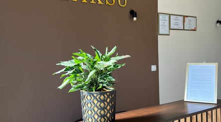 Stylowa recepcja z rośliną w ANDY, Busko-zdrój, Województwo Świętokrzyskie, PL.