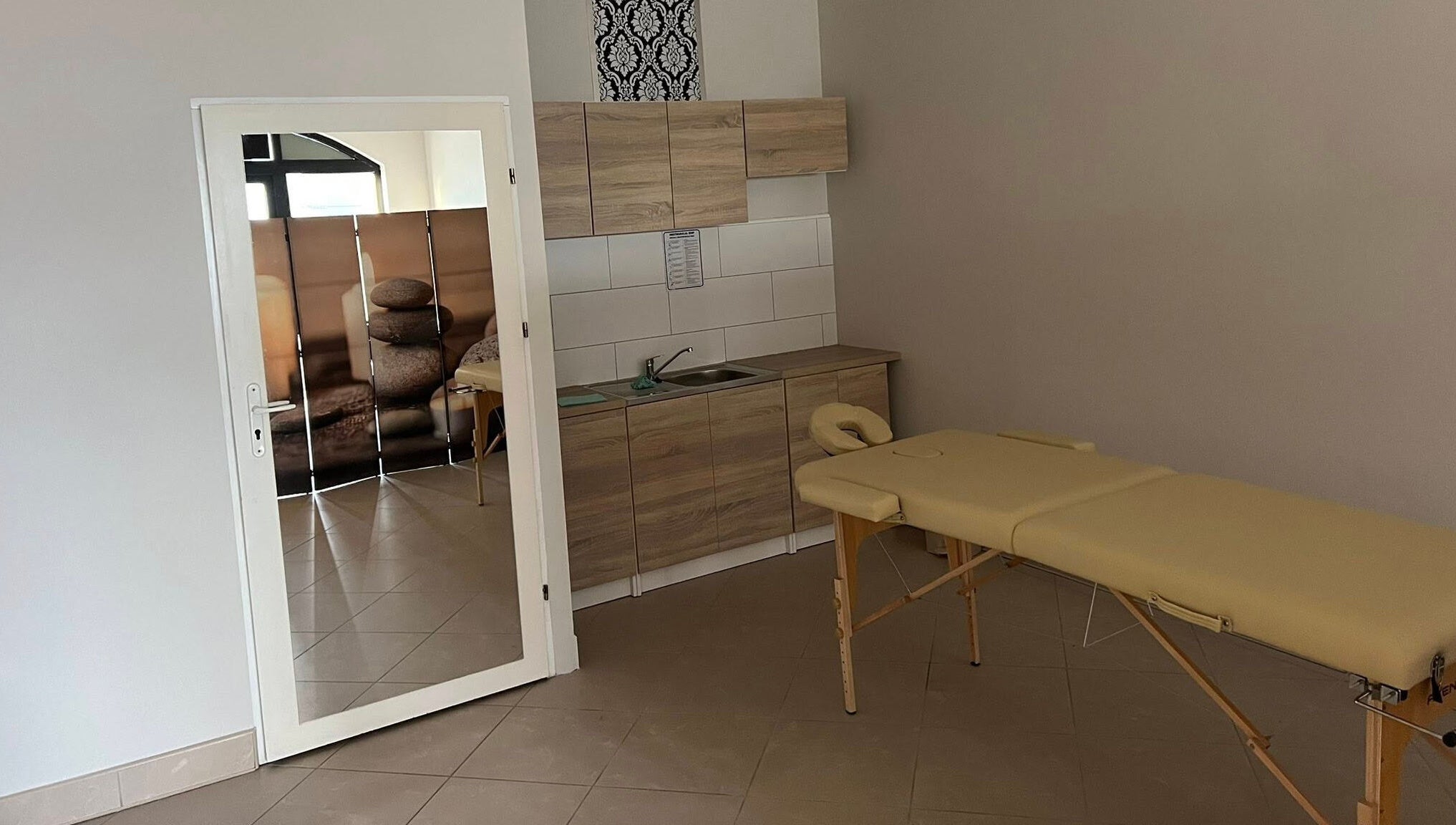 Elegancki gabinet masażu w Przystań Relaksu, Busko-zdrój, Województwo Świętokrzyskie, PL.