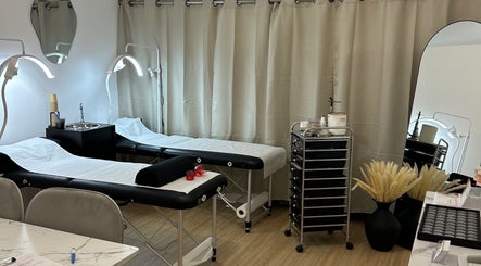 Salle de soins moderne à LE LABORATOIRE DU SOURIRE, Angers, Pays De La Loire, FR.