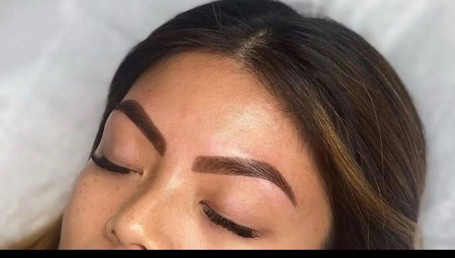 Expertly shaped eyebrows at Amy Glow Beauty in Christchurch, Canterbury Region, NZ.