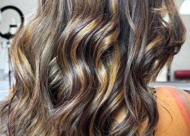 Close-up of flowing, highlighted hair at Miliana Bernardo, Faro, Faro, PT.