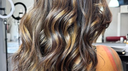 Close-up of flowing, highlighted hair at Miliana Bernardo, Faro, Faro, PT.