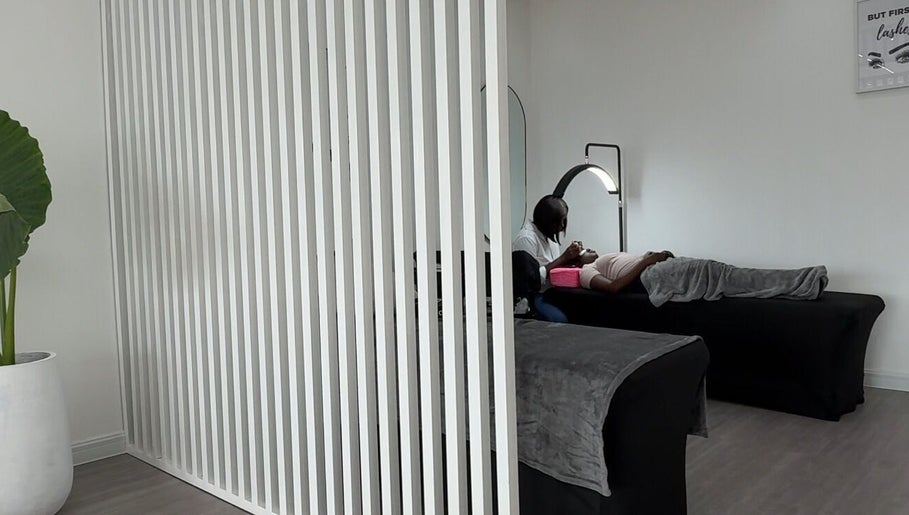 Relaxing lash extension session at Lush&luxe studio, Accra, Greater Accra Region, GH with cozy interior.