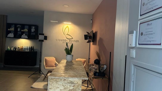 Vanessa Brainer - BEAUTY