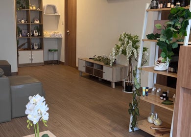 Relaxing interior of reSPAwn Spa Bali, Kec. Kuta Utara. Modern decor with plants and beauty products.