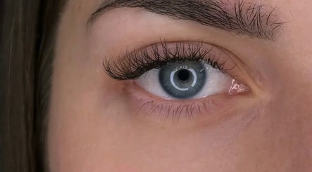 Тендітна краса ока з досконалими віями в Nataliia Beauty, Newport, Wales, GB.