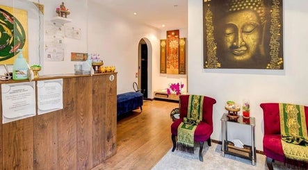 Cozy interior of Wiphaspa2 Thai Massage, Paris, Île-de-France, FR, featuring traditional decor and warm ambiance.