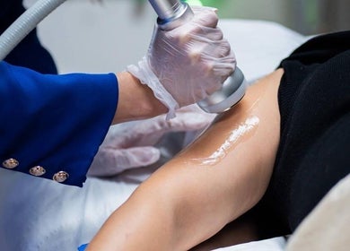 Body contouring treatment at Divine Skin and Body are, Glasgow, Scotland, GB, enhancing leg aesthetics.