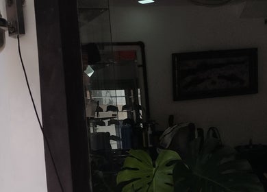 Interior acogedor del BARBER SHOPP en Santander de Quilichao, Valle Del Cauca, CO con decoración moderna.