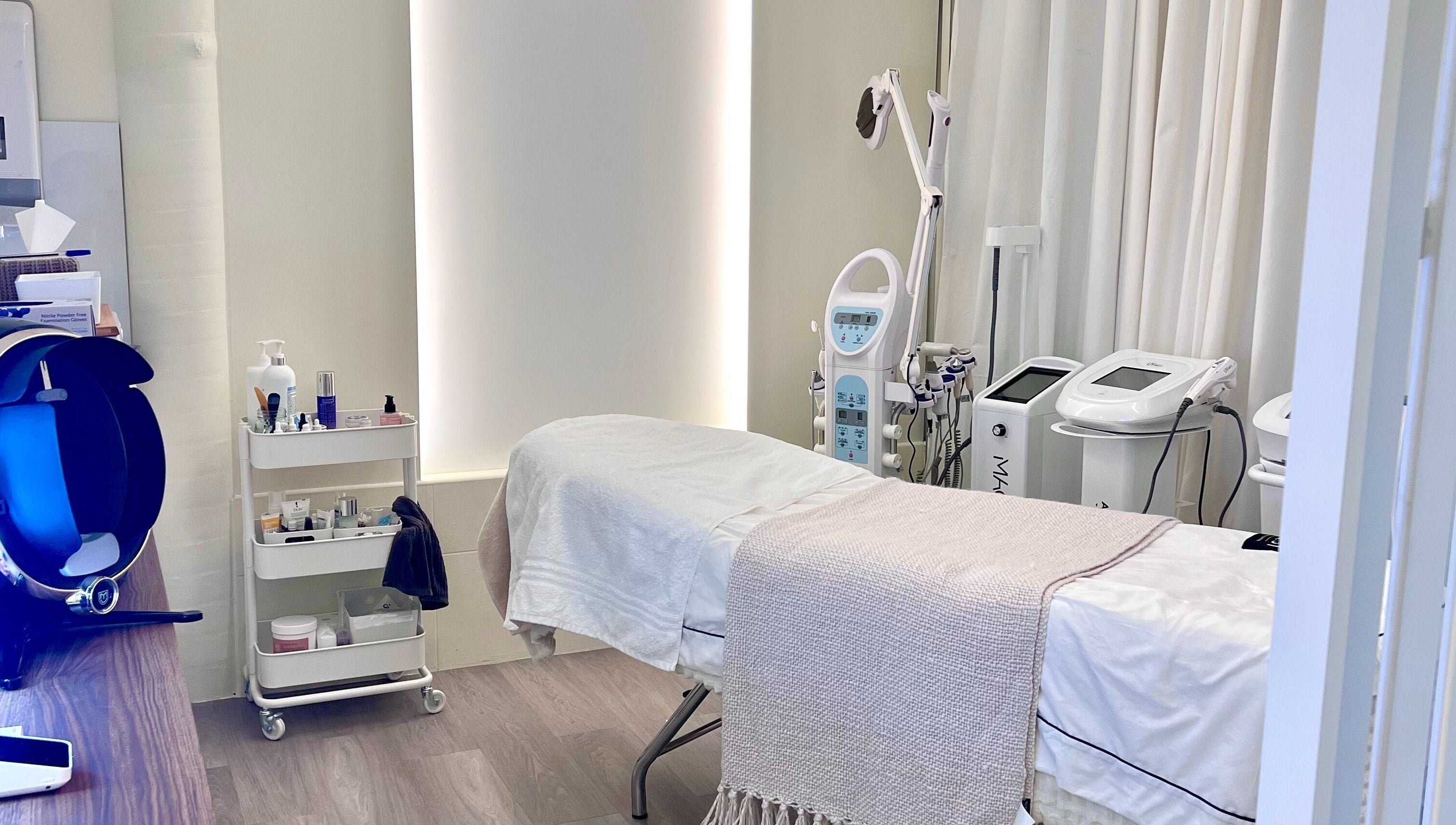 Cozy treatment room at Stayoung Clinic Auburn, Auburn, New South Wales, AU with advanced wellness equipment.