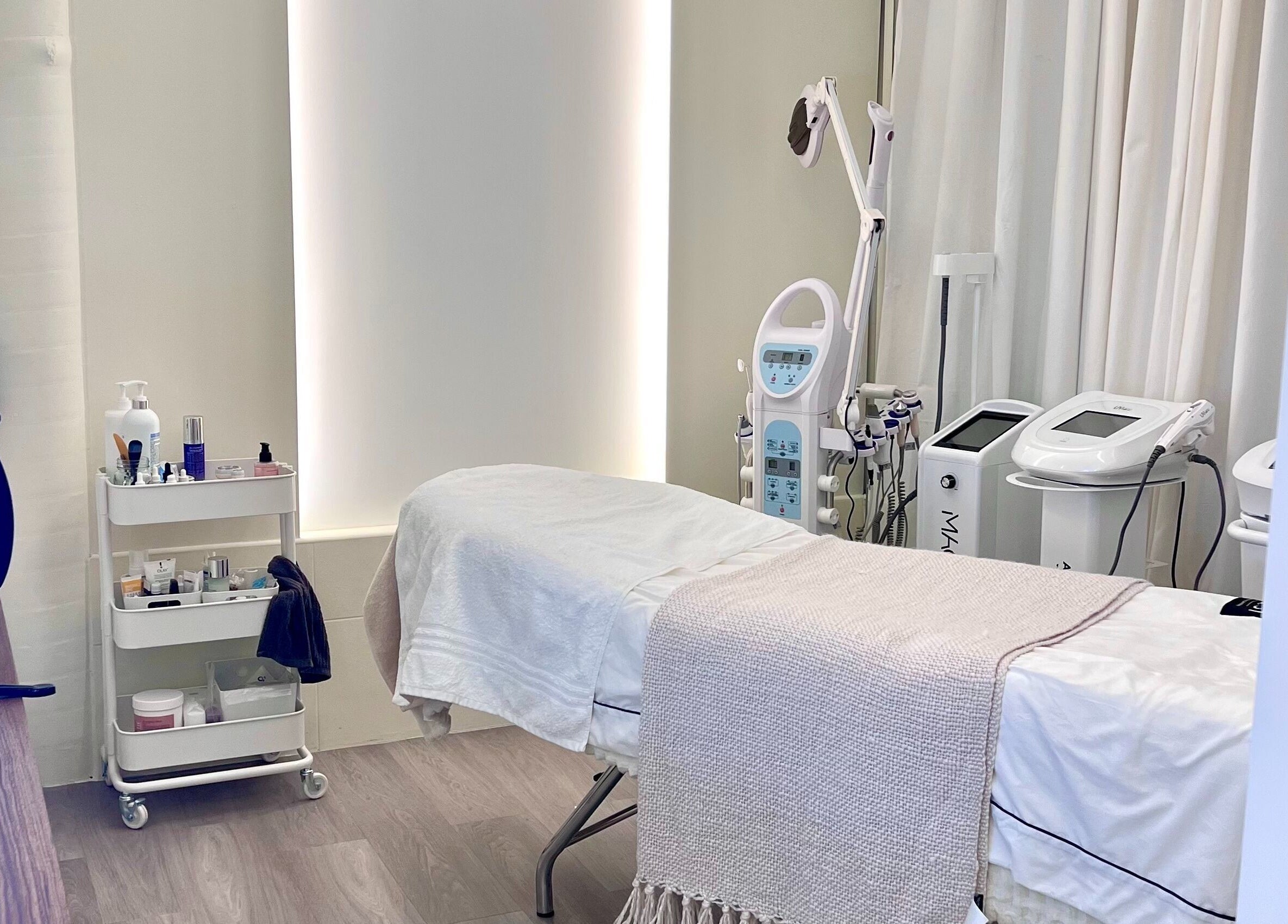 Cozy treatment room at Stayoung Clinic Auburn, Auburn, New South Wales, AU with advanced wellness equipment.