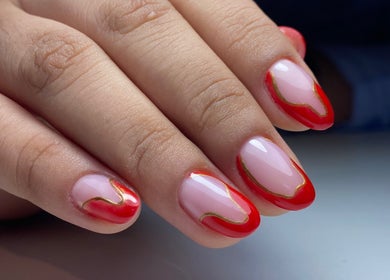 Stylish red-tipped nails at Lashlab, Panamá, Provincia De Panamá, PA, showcasing modern nail art design.