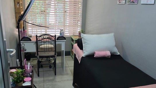 Leoné Scheepers Beauty