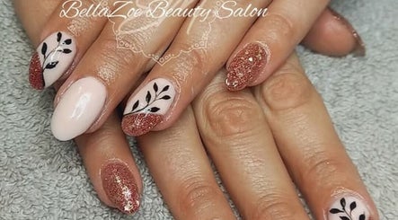 Beautiful leaf design nail art at BellaZoe Nail Salon, Klerksdorp, ZA, showcasing intricate artistry.