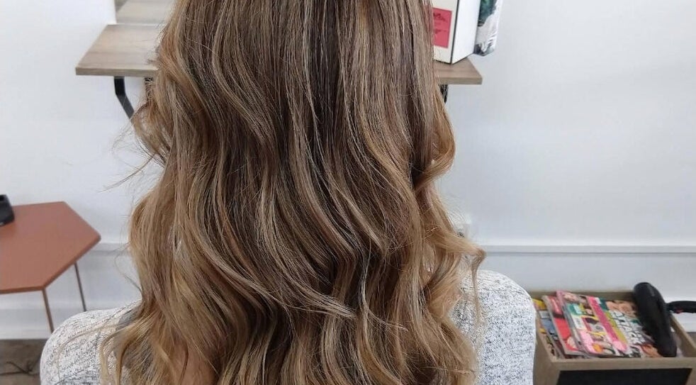 Stylish wavy hair at Ikonic & Co., Ballarat Central, Victoria, AU. Perfect blend of color and style.